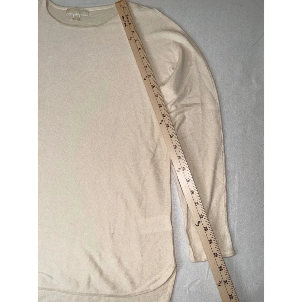 Michael Kors Knit Top Women's Size  M Cream  High-Low Hem Long Sleeve Sweater